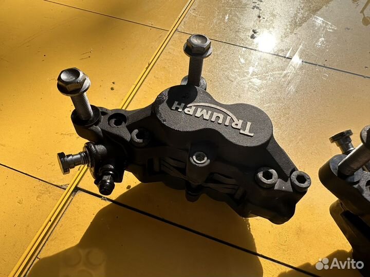 Суппорта передние triumph rocket 3