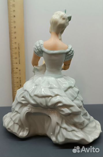Статуэтки фарфор Балерина Германия, Пляжница