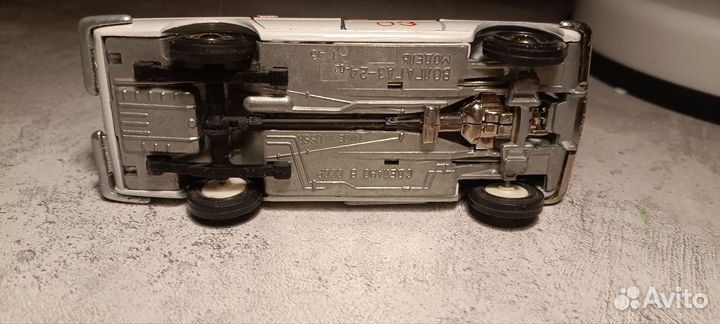 Модель 1:43 СССР газ 24-02 Скорая помощь
