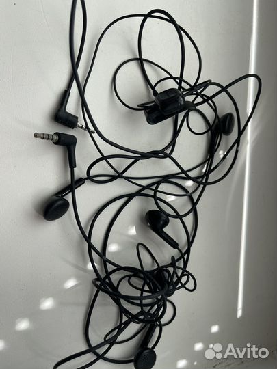 Проводные наушники