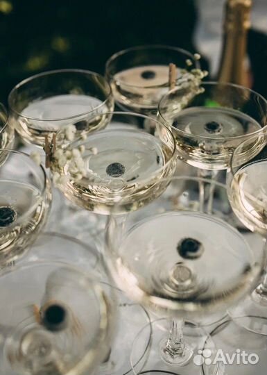 Пирамида из шампанского