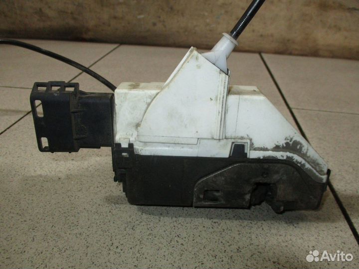 Замок двери передней правой Peugeot Partner 2