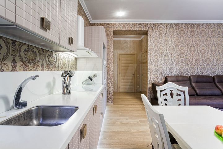 3-к. квартира, 90 м², 3/17 эт.