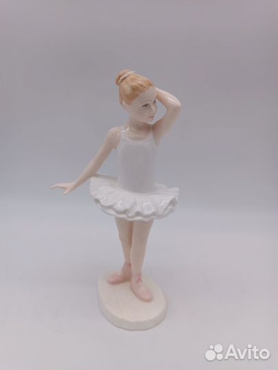 Фигура Royal Doulton Ballet Class Балерина высо