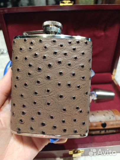 Подарочный набор фляжка и аксессуары