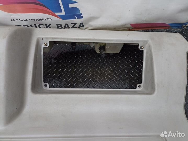 5010605895 Консоль кабины Renault Premium