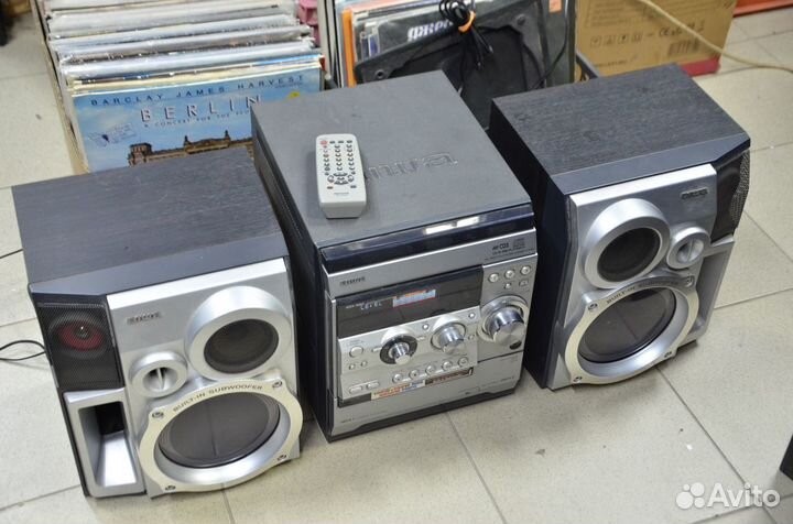 Музыкальный центр Aiwa CX-NR82V пульт