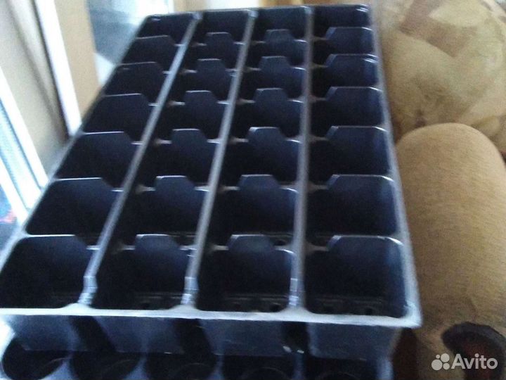 Поддоны для рассады и кассеты