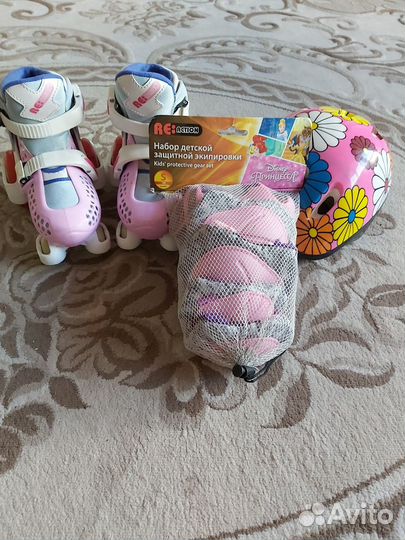 Ролики четырёх светится колесо