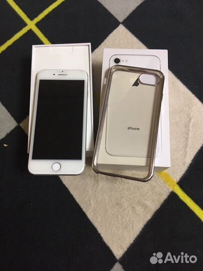 Телефон iPhone 8 256