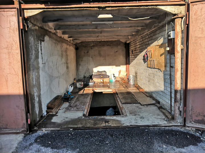 Гараж, > 30 м²