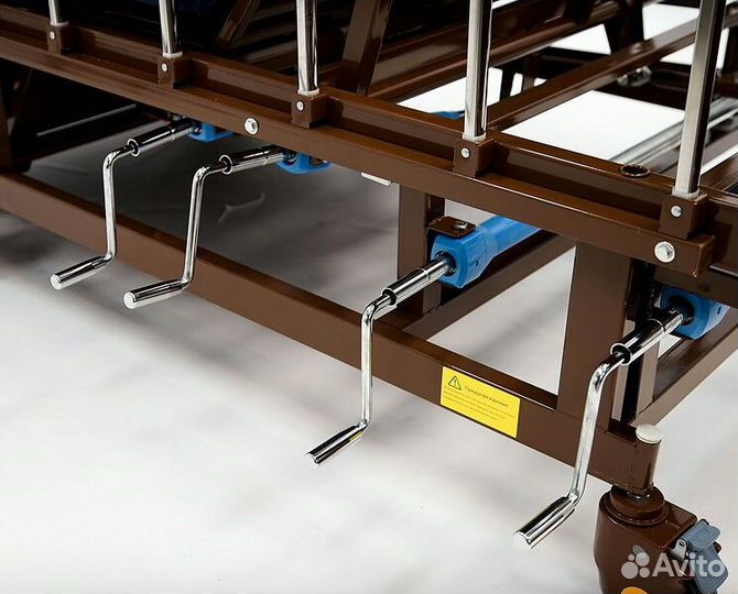 Медицинская кровать для инвалидов