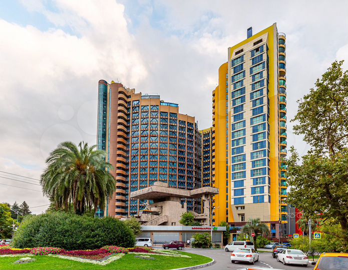 2-к. квартира, 100 м², 5/18 эт.