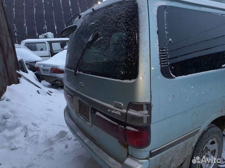 Авто в разбор на запчасти Toyota Hiace