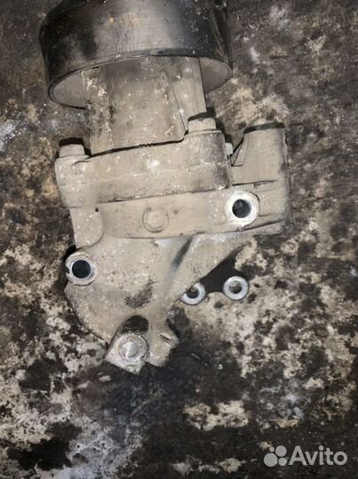 Помпа водяная Nissan QR20DE