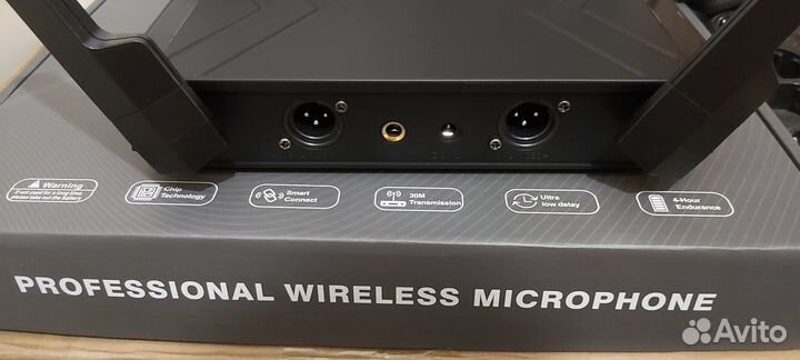 Вокальные радиомикрофоны 2шт.с одной базой