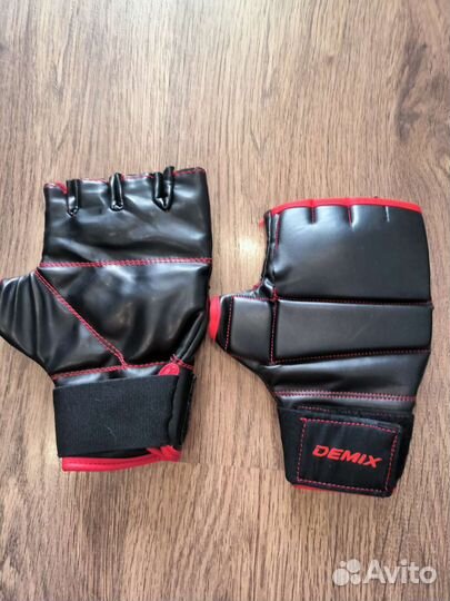 Перчатки для единоборств