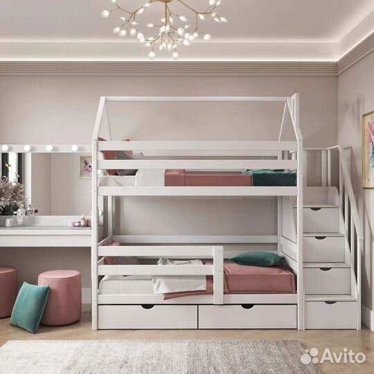 Двухъярусная кровать с лестницей Комодом