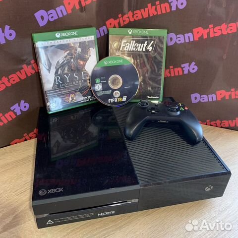 Xbox one 500 гб + 1 игра