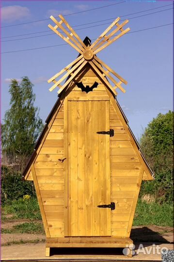 Дачный туалет деревянный