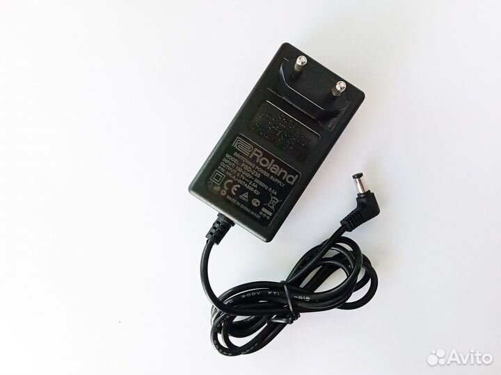 Блок питания Roland PSD-230 (адаптер 5.7V 2.0A)