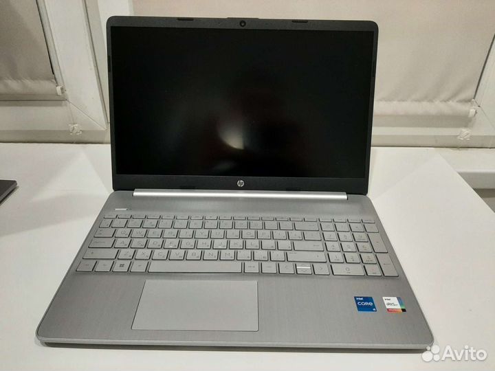 Ноутбук HP Laptop 15s-fq2119ur серебристый 15.6