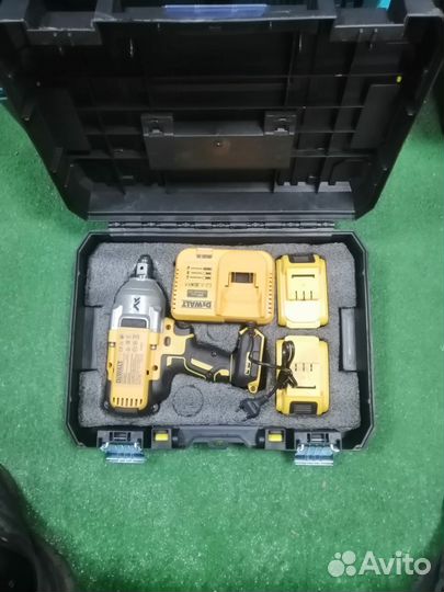 Гайковерт аккумуляторный dewalt