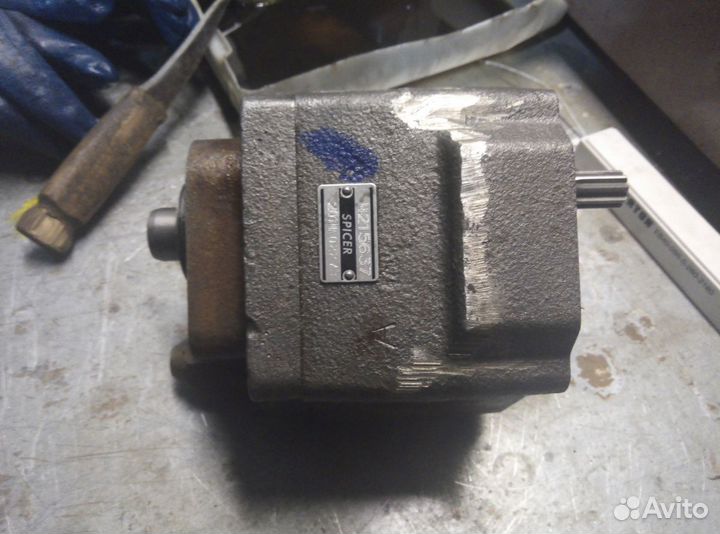 Насос кпп автогрейдера дз-122Б