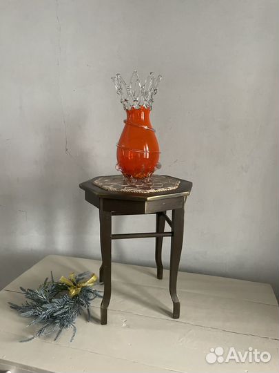 Старинный кофейный столик