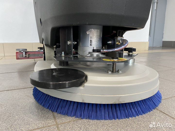 Машина поломоечная Ноблелифт NB530, сопровождаемая