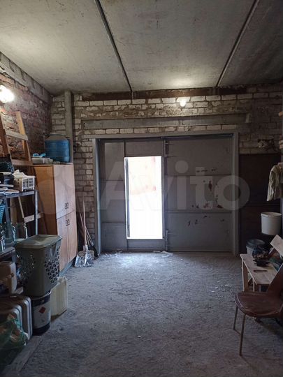 Гараж, > 30 м²