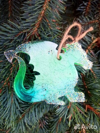 Новогодние игрушки из эпоксидной смолы