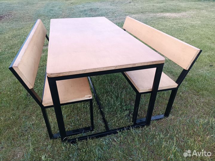 Стол и стулья в стиле loft