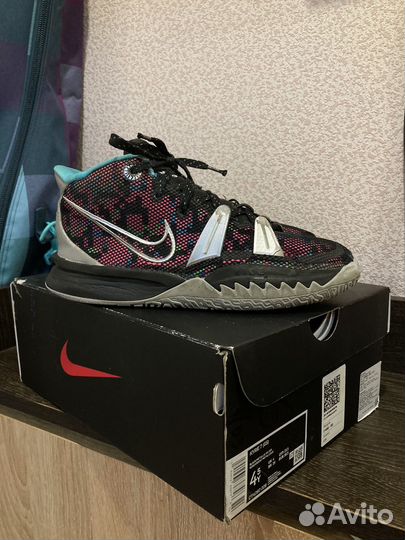 Кроссовки Nike Kyrie 7
