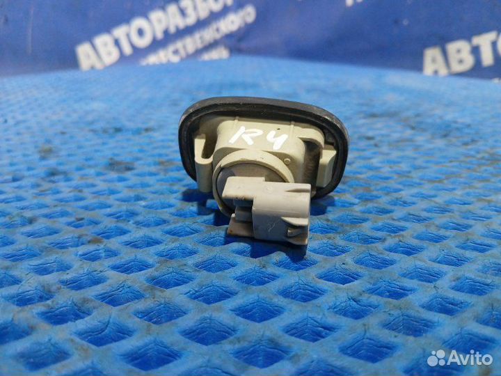 Поворотник в крыле Toyota Rav4 кроссовер 2000