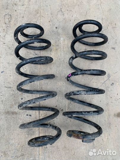 Пружина задняя Volkswagen Golf plus 1.6 BLF