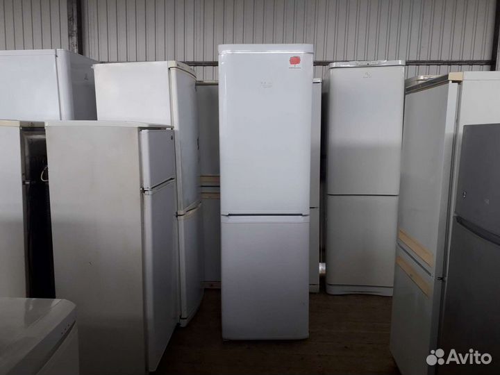 Холодильник б/у Hotpoint-Ariston