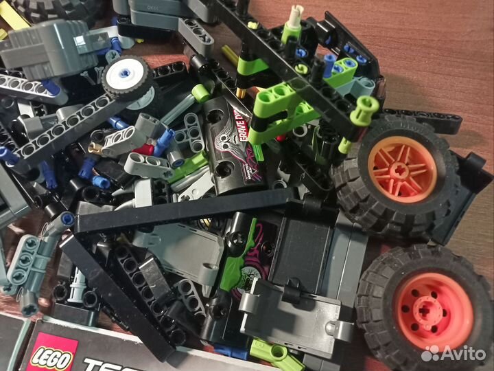 Lego technic 42118 + 42119