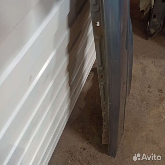 Крыло переднее правое Москвич 2141