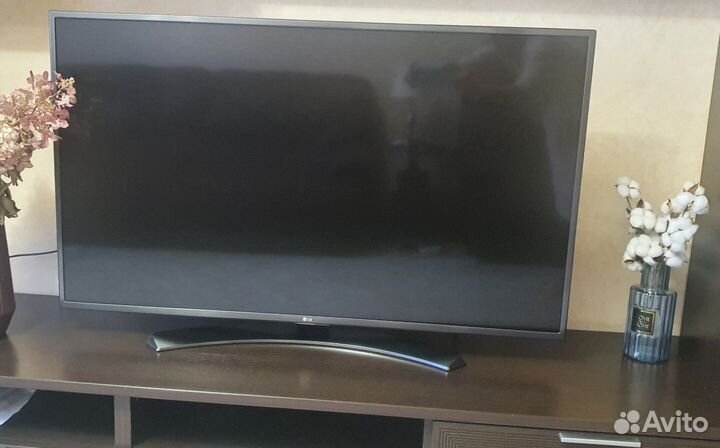 Телевизор LG 49 б/у