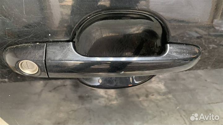 Ручка двери наружная правая 826511H010