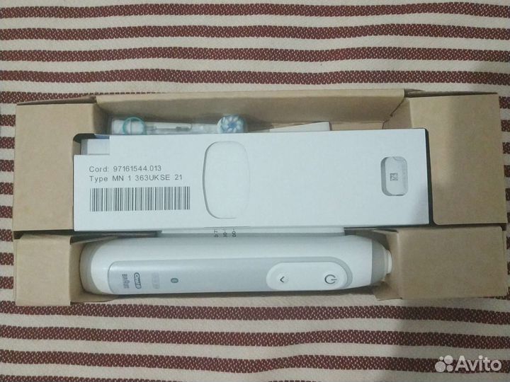 Зубная щетка oral b новая