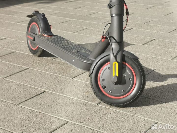 Полноприводный электросамокат Xiaomi m365 Pro