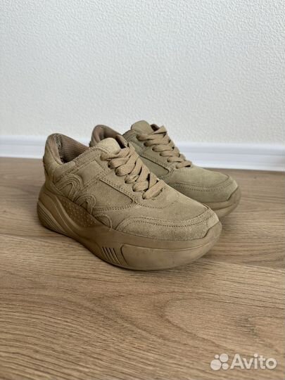 Кроссовки zara