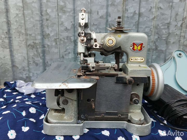 Швейная машинка и оверлок