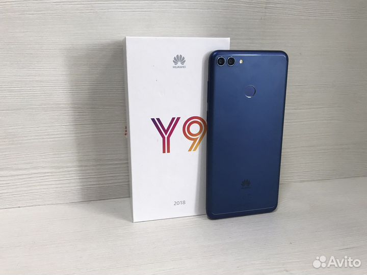 Телефон Huawei Y9