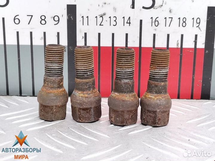 Болт колесный Citroen C4 Picasso 2006 701601139B