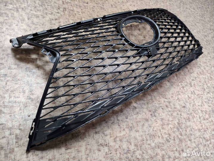 Решетка радиатора Lexus NX F-Sport 2014-2018г