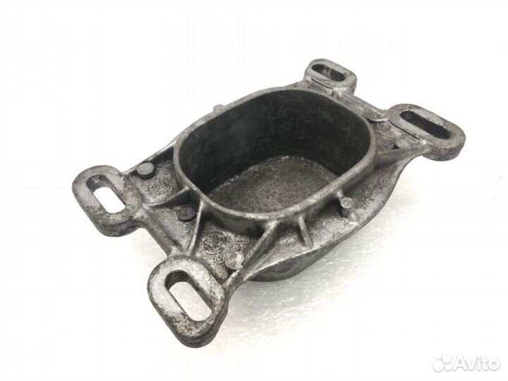 Кронштейн опоры двигателя Audi A6 C6 BDW 2008