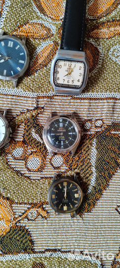 Кварцевые наручные часы